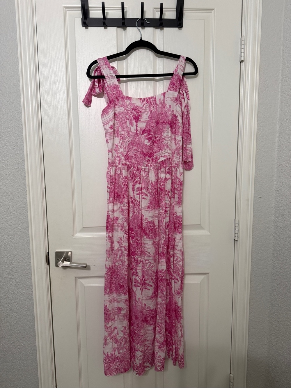 Soft pink and white toile sun dress perfect condition, lightly worn!